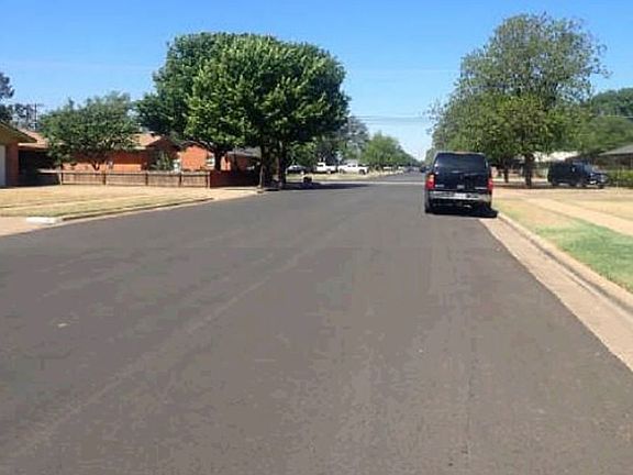 Exterior Neighborhood (street photo)