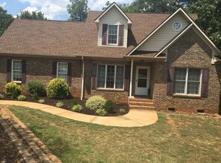 176 Berrys Pond Dr, Duncan, SC 29334