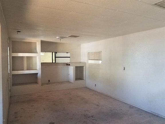 4th image of 4911 N Fellows Ave