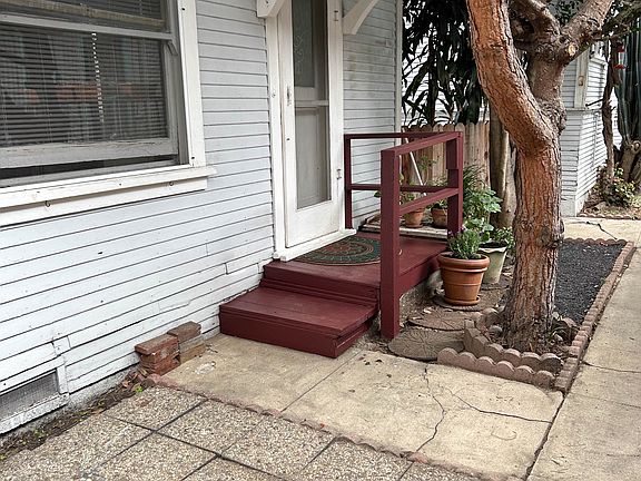 2nd image of 211 Linden Ave Unit A