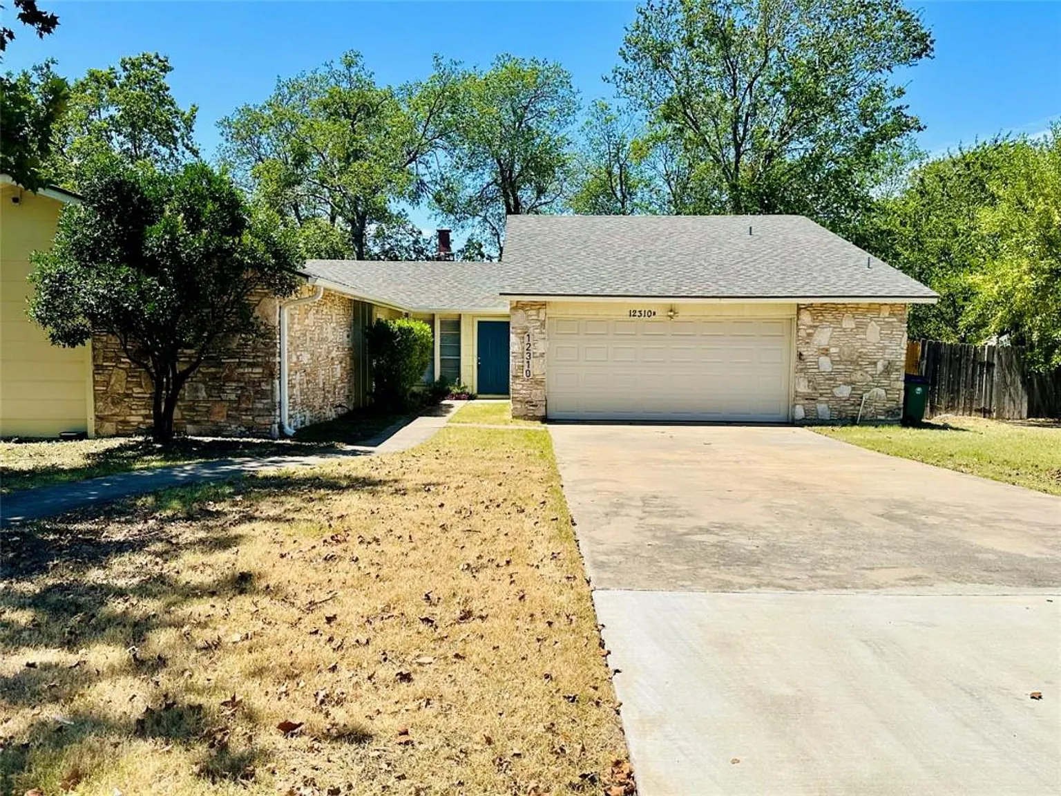 3 bed, 2.0 bath, 1310 sqft, $1,875 — Photo 2