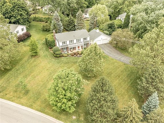 3rd image of 24 Charter Oaks Dr