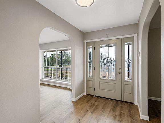 4th image of 226 Foster Dr