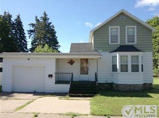 703 W B St, Iron Mountain, MI 49801