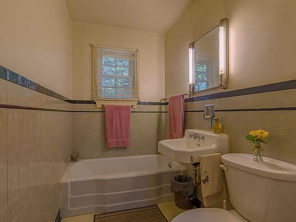 2nd image of 1103 Hillrise Blvd