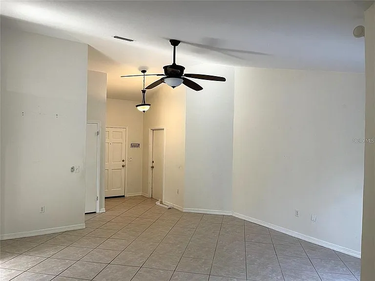 4531 SW 83rd Dr — Photo 3