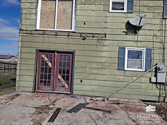 4th image of 192 Amy Ave
