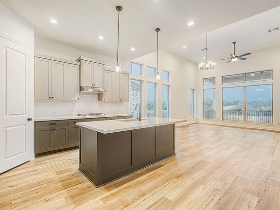 3rd image of 248 Prickly Poppy Loop