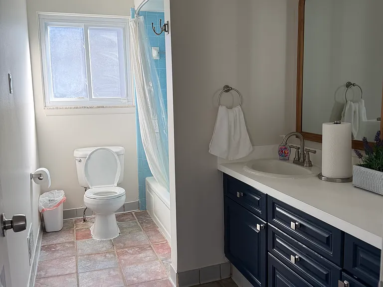 236 Kinross Ave — Photo 11