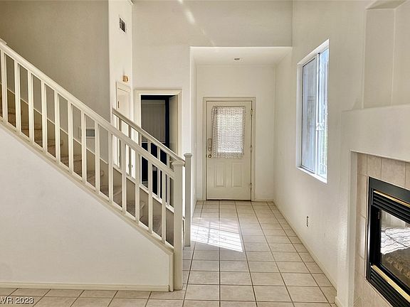 4th image of 10045 Cambridge Blue Ave
