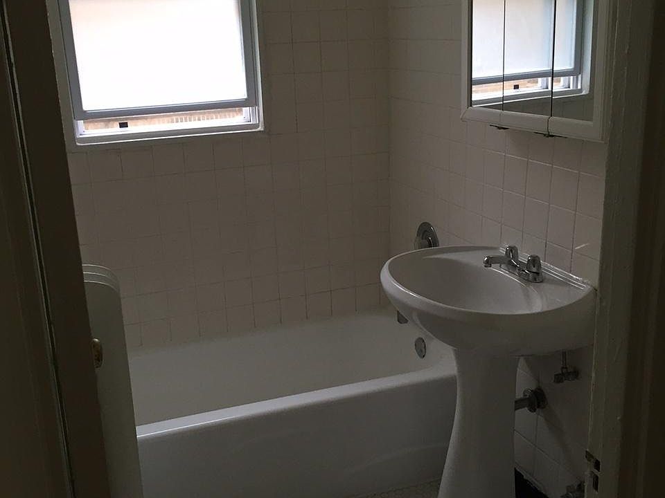 1st image of 6602 N Ashland Ave APT 2L