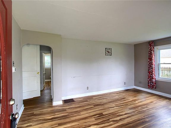 2nd image of 429 Park Dr