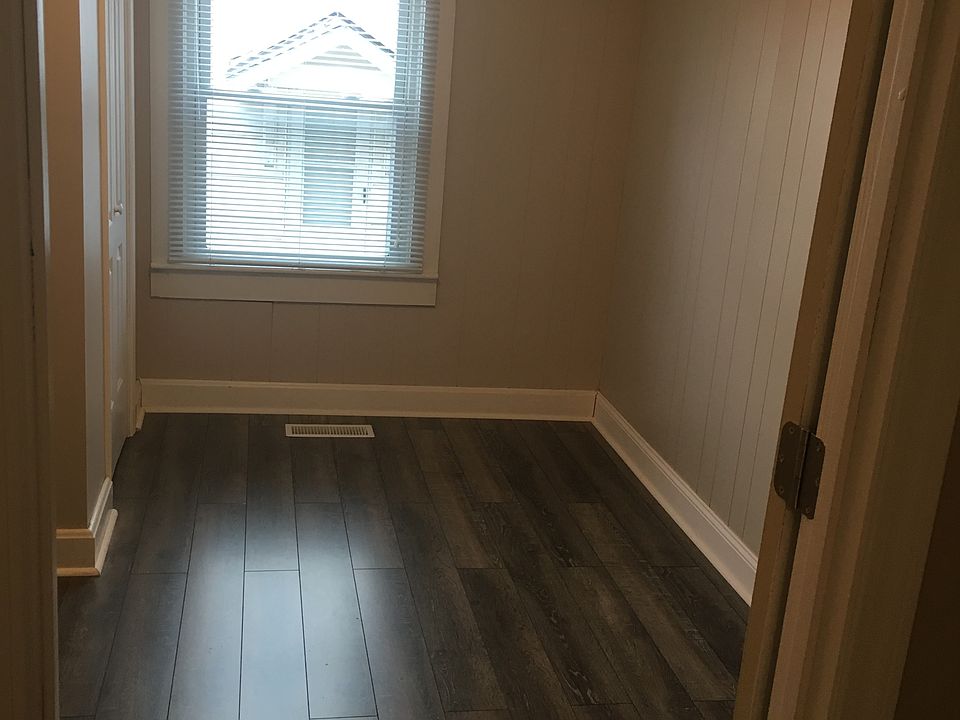 1st image of 325 Murray St