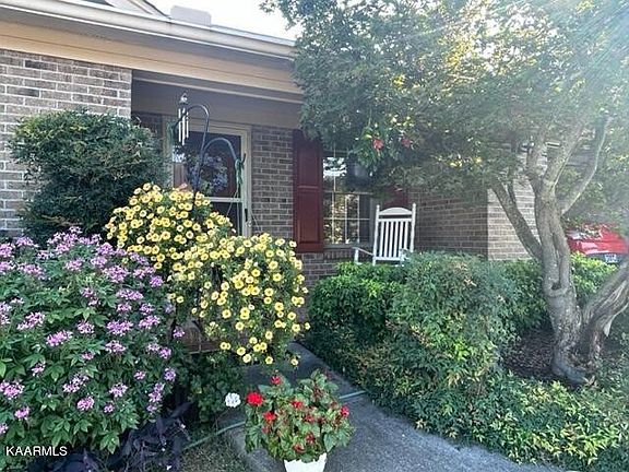 4th image of 920 Portsmouth Cir