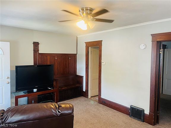 5th image of 99 Glenn St