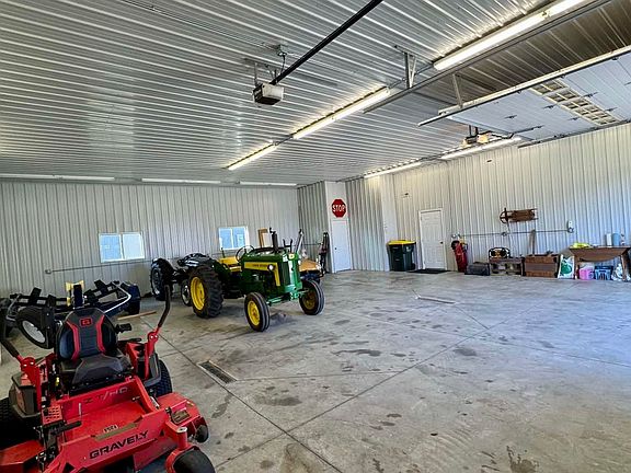 3rd image of 344 Sandy Point Rd