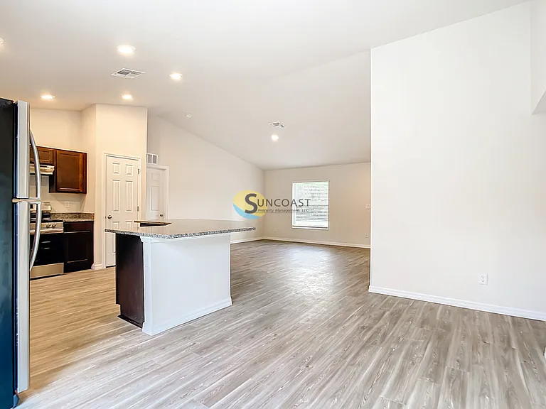11501 N Landover Ter — Photo 9