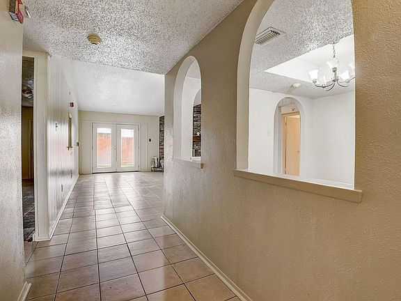 2nd image of 5414 Vineridge Pl