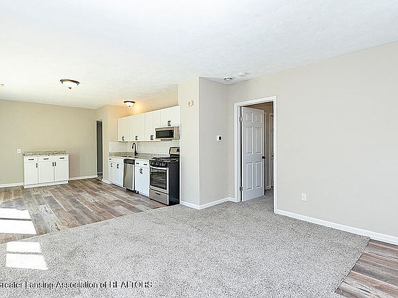 5th image of 4585 Sycamore St