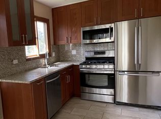 532 Surf Ct, Wheeling, IL 60090