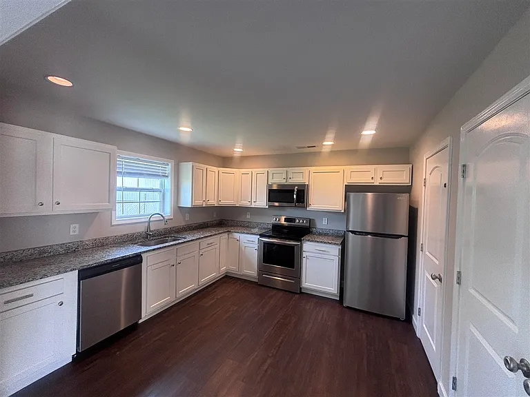 515 Hilton Ct #B — Photo 3