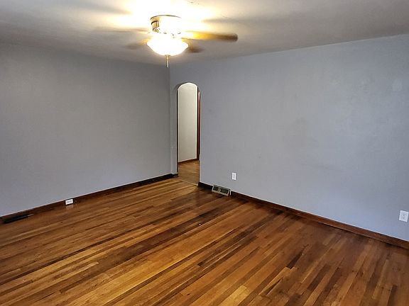 3rd image of 244 Eula Ave