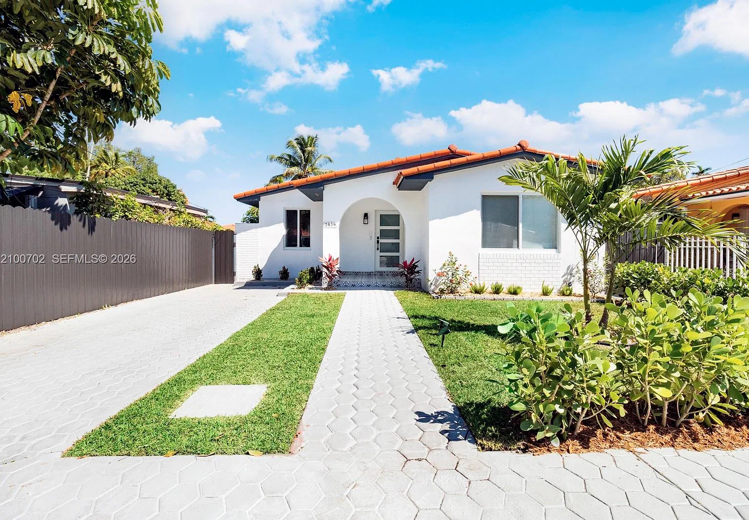 Coral Way Park Sec D — Photo 2