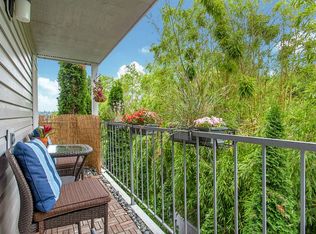 727 N 85th St APT 202, Seattle, WA 98103