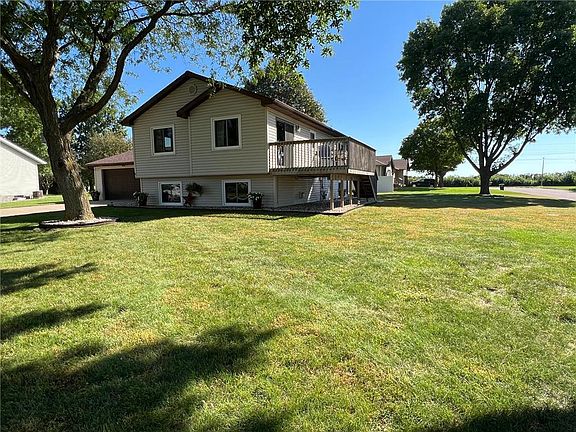 2nd image of 1581 Meadowlark Ln