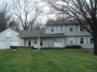 275 N Garner Rd, Milford, MI 48380