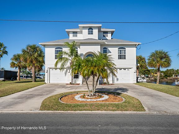 3rd image of 3459 Flamingo Blvd