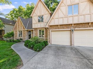 4416 NW Briarcliff Ln, Kansas City, MO 64116