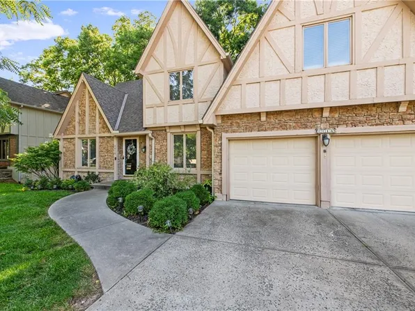 4416 NW Briarcliff Ln, Kansas City, MO 64116