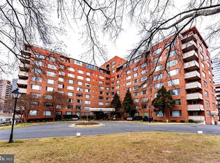 1111 Arlington Blvd APT 828, Arlington, VA