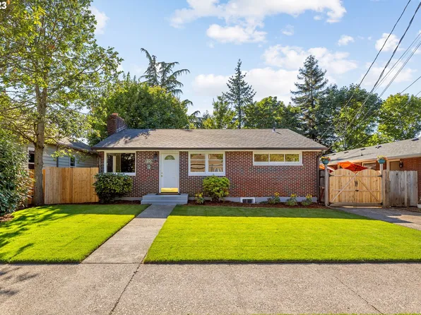 910 T St, Vancouver, WA 98661