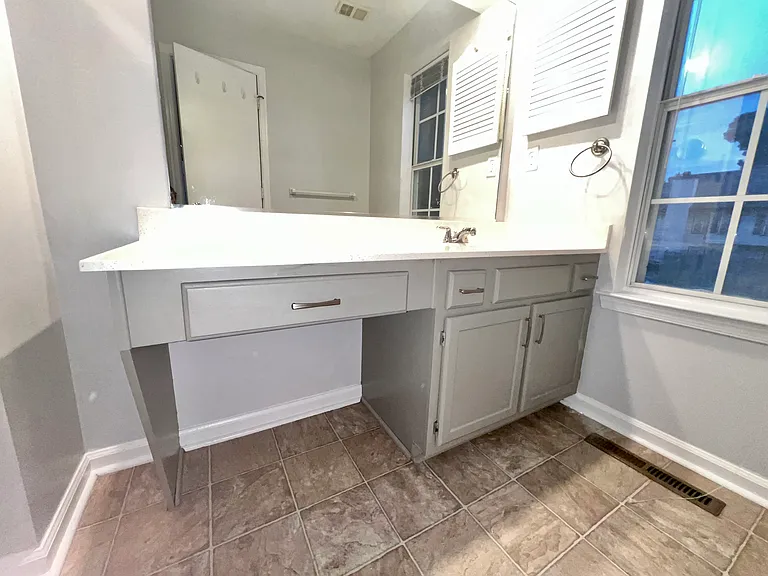 4924 Shallowford Cir — Photo 24
