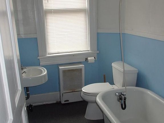 2nd image of 116 Kingston Pl #3