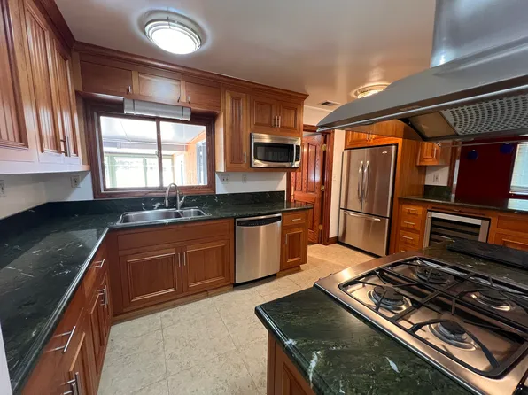 22141 Wallace Dr, Cupertino, CA 95014