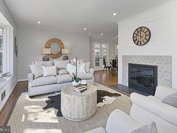 5th image of 8114 W Boulevard Dr