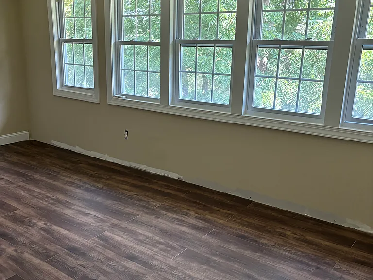 Additional Room for office or den