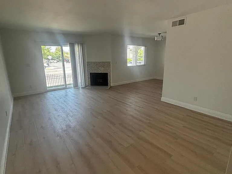 2818 W Avenue K8 — Photo 8