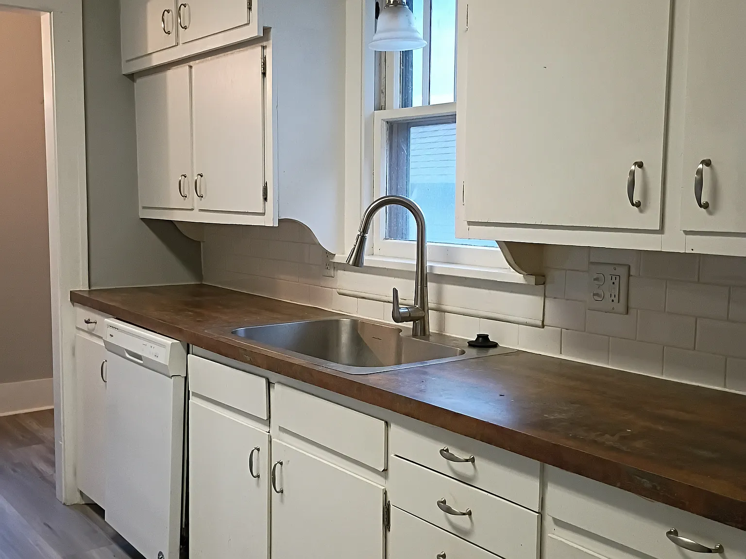 3 bed, 1349 sqft, $1,395 — Photo 2