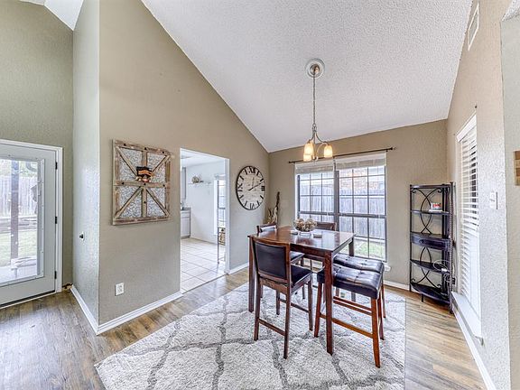 4th image of 10708 Tall Oak Dr