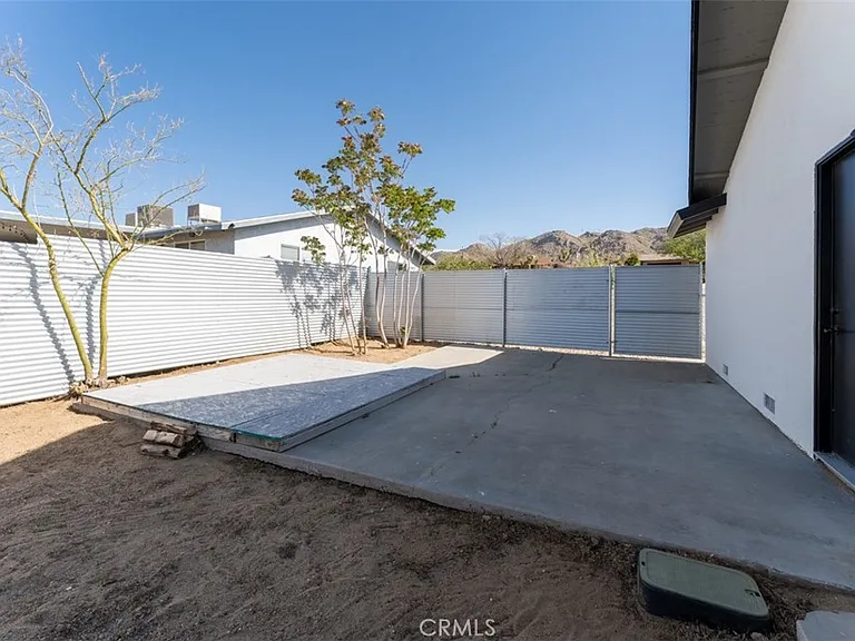 60468 Latham Trl — Photo 32