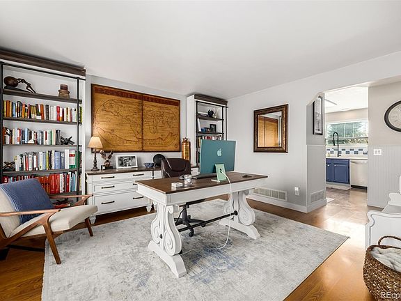 5th image of 3998 Ashcroft Avenue