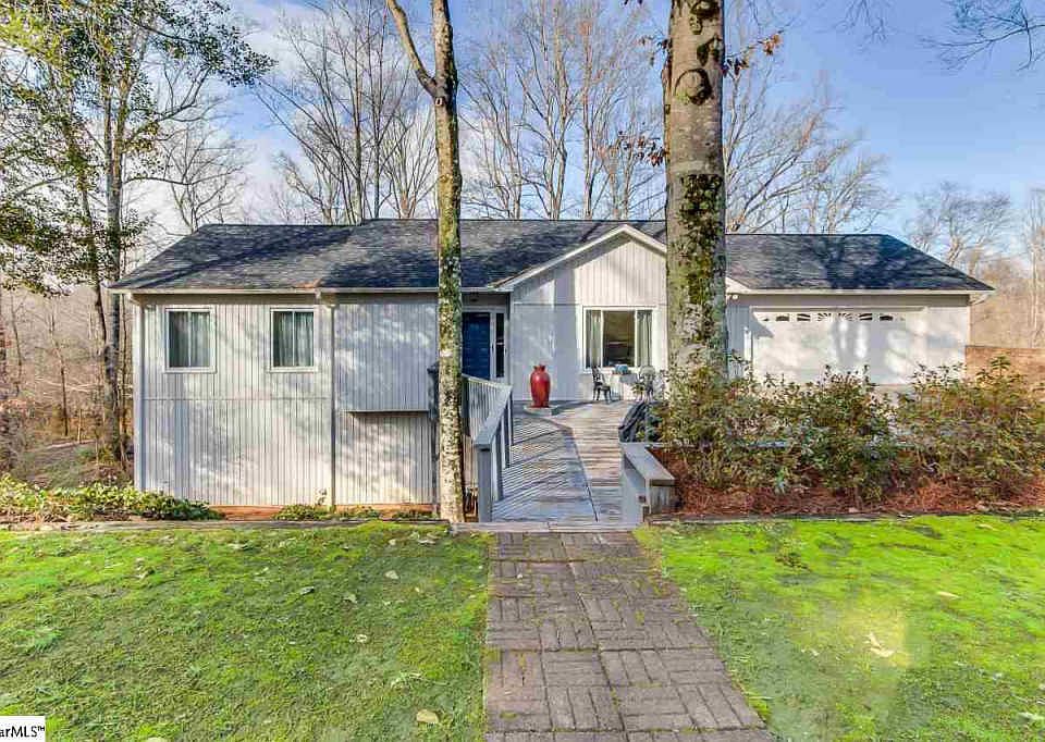 1st image of 206 Holly Park Dr