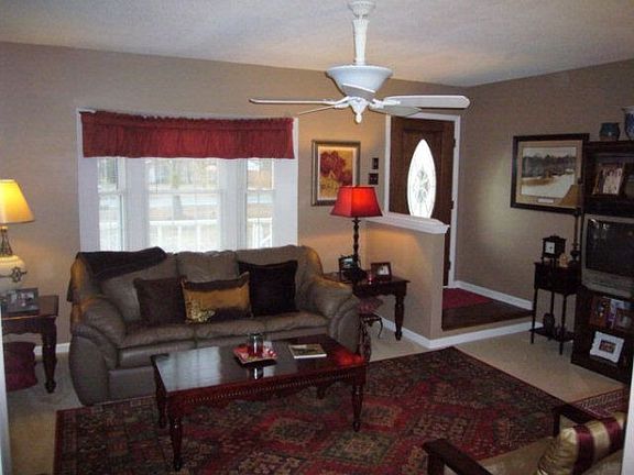5th image of 104 Amhurst Dr