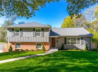 8208 Beverly Dr, Prairie Village, KS 66208
