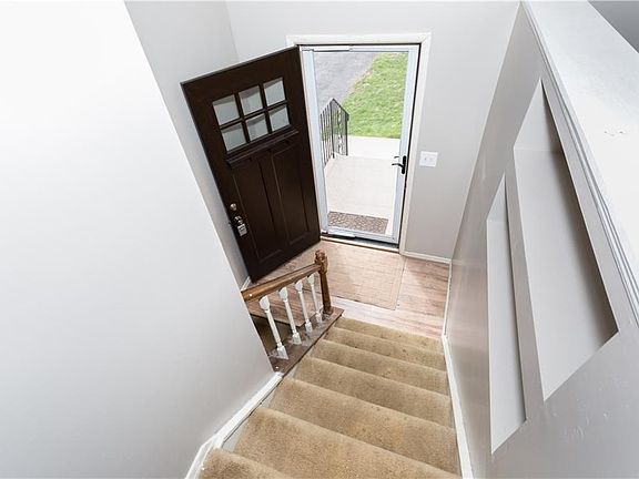2nd image of 4299 Amblewood Ln
