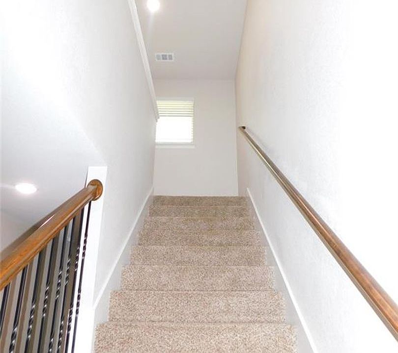 The Berkshire Townhomes 800 N 3rd St Sanger TX Zillow